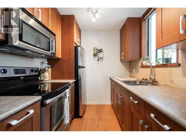 1003 - 555 13th Street, Condo with 0 bedrooms, 1 bathrooms and 1 parking in West Vancouver BC | Image 11