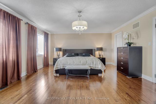 195 Twin Hills Cres, House detached with 4 bedrooms, 3 bathrooms and 4 parking in Vaughan ON | Image 9