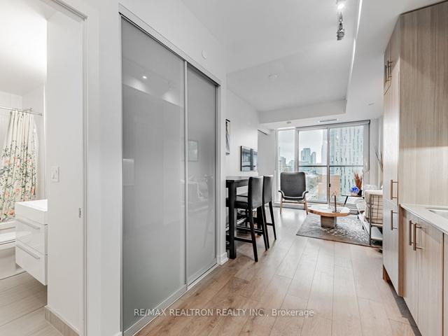 1202 - 297 College St, Condo with 1 bedrooms, 1 bathrooms and 0 parking in Toronto ON | Image 32