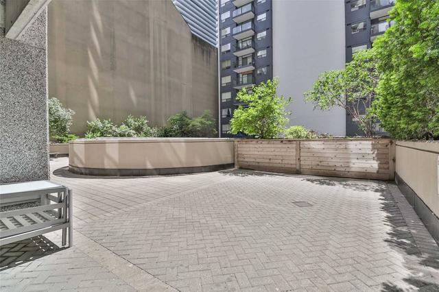 1208 - 55 Bloor St E, Condo with 2 bedrooms, 2 bathrooms and 0 parking in Toronto ON | Image 21