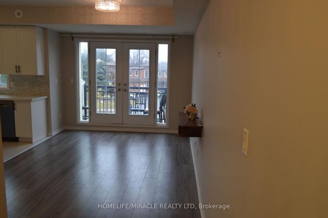 e 10 - 26 Bruce St N, Townhouse with 2 bedrooms, 2 bathrooms and 1 parking in Vaughan ON | Image 9