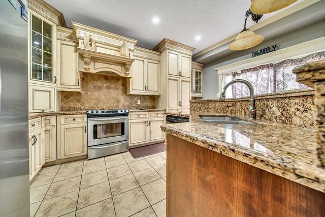 438 Robert Ferrie Dr, House detached with 4 bedrooms, 4 bathrooms and 4 parking in Kitchener ON | Image 4