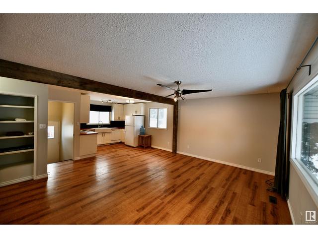 4809 52 St, House detached with 4 bedrooms, 2 bathrooms and null parking in Glendon AB | Image 2