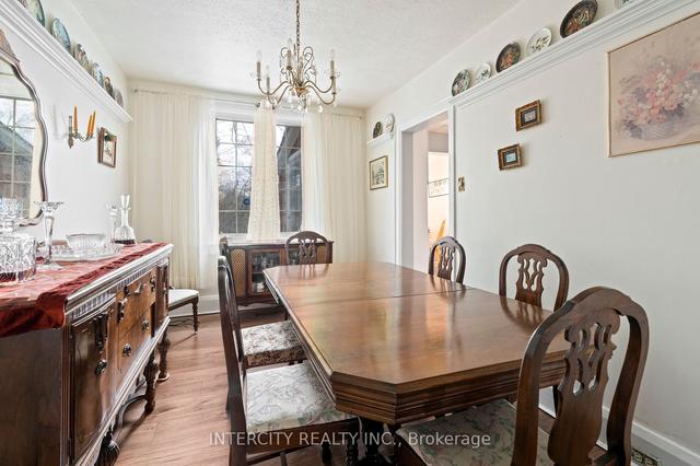35 & 35 Park Hill Rd, House detached with 3 bedrooms, 2 bathrooms and 4 parking in Toronto ON | Image 38