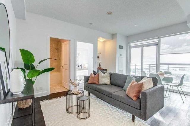 2001 - 33 Shore Breeze Dr, Condo with 1 bedrooms, 1 bathrooms and 1 parking in Toronto ON | Image 1