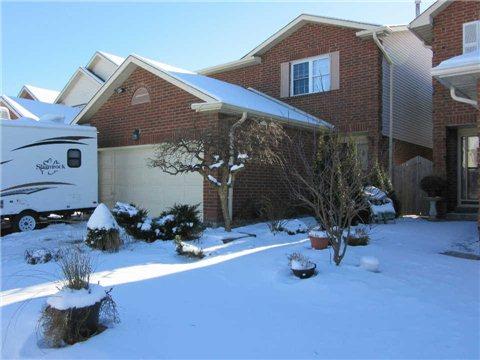 81 Robinson Cres, House detached with 4 bedrooms, 3 bathrooms and 2 parking in Whitby ON | Image 12