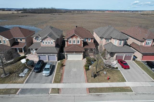 22 Collingwood Ave, House detached with 4 bedrooms, 3 bathrooms and 6 parking in Brampton ON | Image 1
