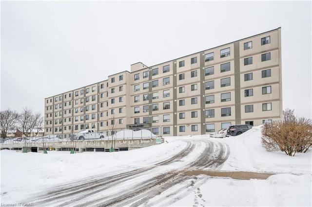 211 - 18 Holborn Court, House attached with 2 bedrooms, 2 bathrooms and 1 parking in Kitchener ON | Image 1