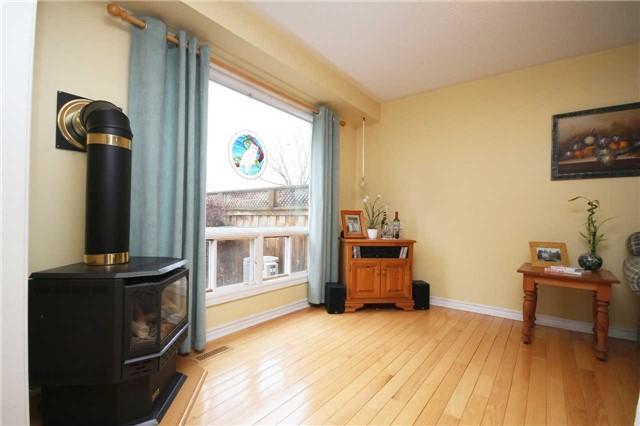80 Heathcliffe Sq, Townhouse with 2 bedrooms, 3 bathrooms and 1 parking in Brampton ON | Image 5