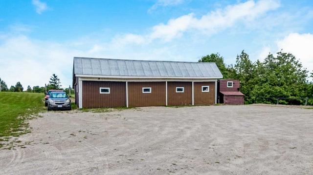 3110 Sideroad 30 Sdrd, House detached with 2 bedrooms, 1 bathrooms and 13 parking in Milton ON | Image 36