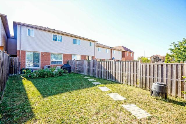 6110 Windfleet Cres, House attached with 3 bedrooms, 4 bathrooms and 3 parking in Mississauga ON | Image 25