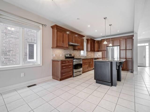 3207 Stocksbridge Ave, House detached with 3 bedrooms, 3 bathrooms and 2 parking in Oakville ON | Image 8