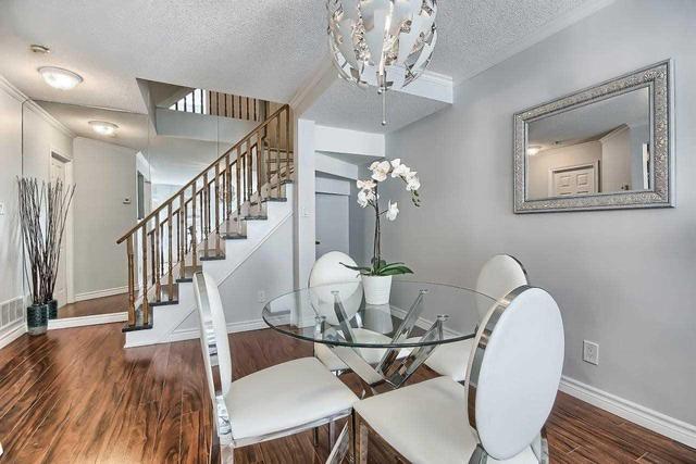 11 - 151 Townsgate Dr, Townhouse with 3 bedrooms, 4 bathrooms and 2 parking in Vaughan ON | Image 4