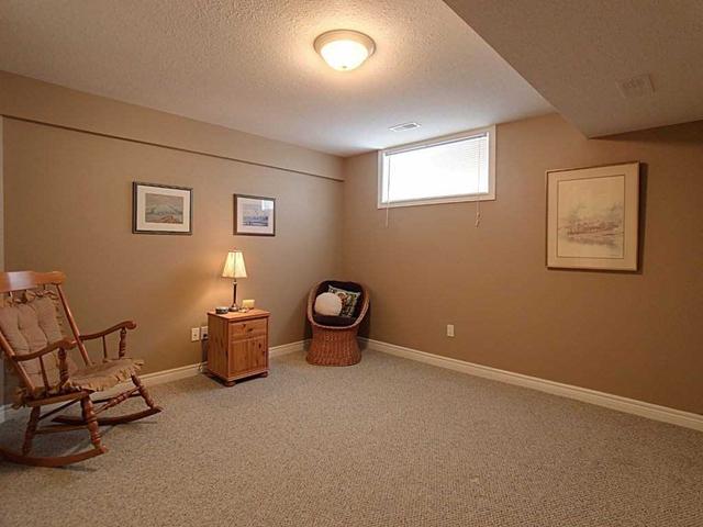 14 - 15 Cobden Crt, Townhouse with 1 bedrooms, 2 bathrooms and 2 parking in Brantford ON | Image 6