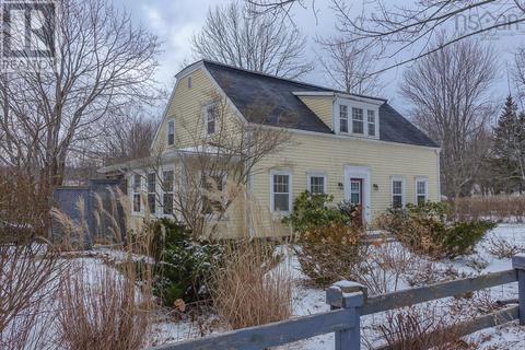 1036 King Street, House detached with 3 bedrooms, 1 bathrooms and null parking in Windsor NS | Card Image