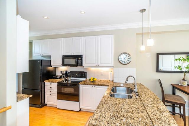 31 Macphail Ave, House attached with 3 bedrooms, 3 bathrooms and 1 parking in Toronto ON | Image 8