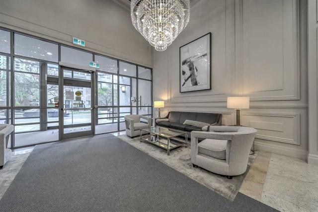 802 - 35 Hollywood Ave, Condo with 1 bedrooms, 1 bathrooms and 1 parking in Toronto ON | Image 10