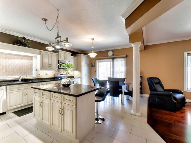 51 Arrowhead Dr, House detached with 4 bedrooms, 3 bathrooms and 6 parking in Hamilton ON | Image 11