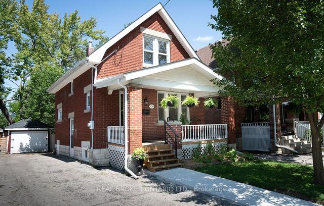 100 Emery St E, House detached with 3 bedrooms, 2 bathrooms and 3 parking in London ON | Image 12