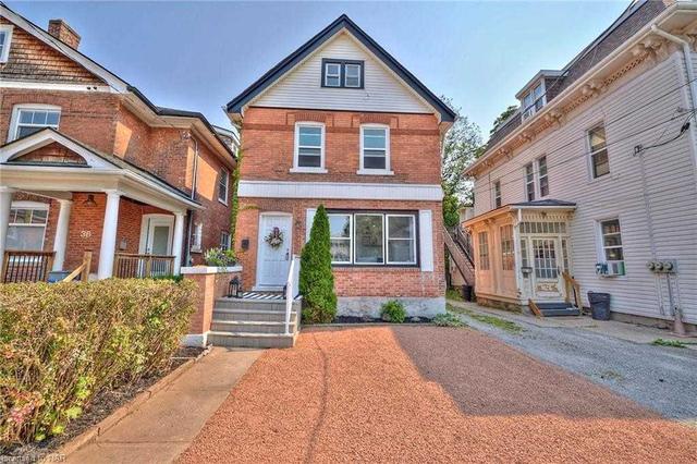 34 Academy St, House detached with 6 bedrooms, 2 bathrooms and 4 parking in St. Catharines ON | Image 12