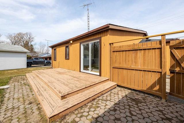 2045 Highway 2, House detached with 3 bedrooms, 1 bathrooms and 9 parking in Clarington ON | Image 6