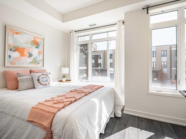 56 St David St, Townhouse with 3 bedrooms, 3 bathrooms and 2 parking in Toronto ON | Image 3