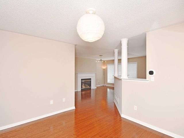 3131 Edgar Ave, House attached with 3 bedrooms, 3 bathrooms and 2 parking in Burlington ON | Image 5