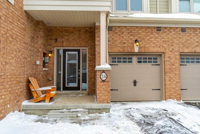 24 Spofford Dr, House attached with 3 bedrooms, 3 bathrooms and 3 parking in Whitchurch Stouffville ON | Image 13