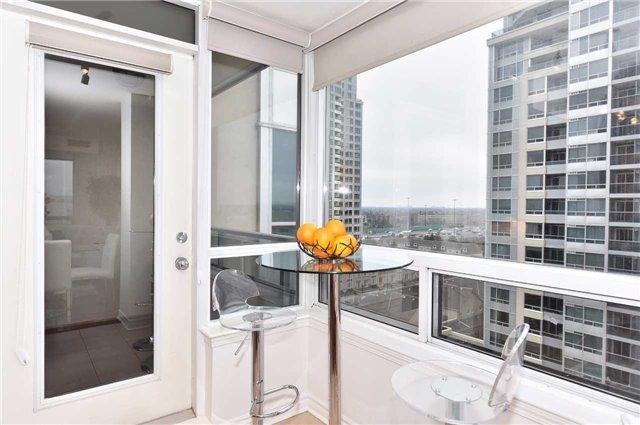 1001 - 8 Rean Dr, Condo with 2 bedrooms, 2 bathrooms and 1 parking in Toronto ON | Image 6