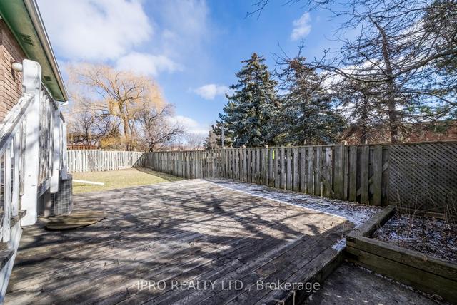 10 Ladin Dr, House detached with 4 bedrooms, 4 bathrooms and 5 parking in Brampton ON | Image 13