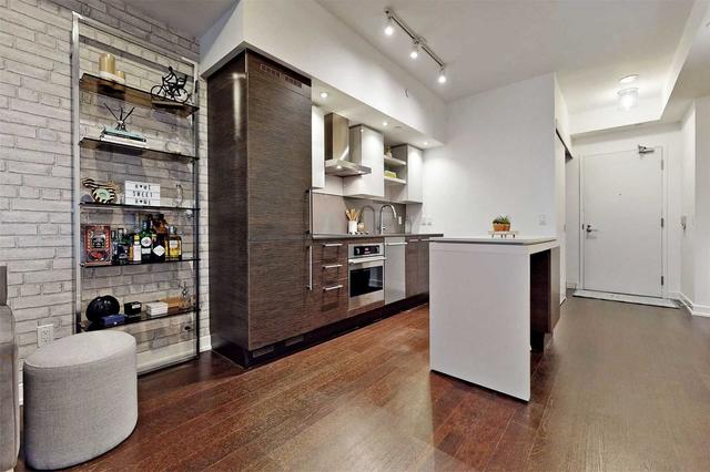 746 - 1030 King St W, Condo with 1 bedrooms, 1 bathrooms and 1 parking in Toronto ON | Image 2