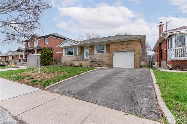 65 North Heights Road, House detached with 3 bedrooms, 2 bathrooms and 2 parking in Toronto ON | Image 3
