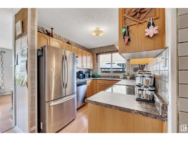 3418 135 Av Nw, House semidetached with 4 bedrooms, 1 bathrooms and null parking in Edmonton AB | Image 4