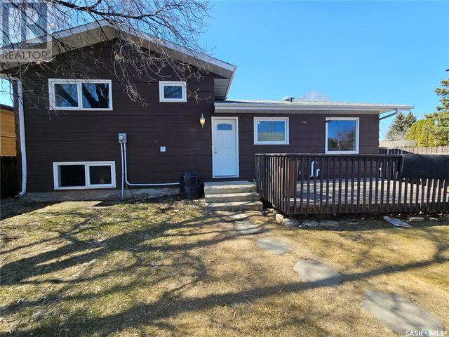 402 Costigan Road, House detached with 4 bedrooms, 3 bathrooms and null parking in Saskatoon SK | Image 2