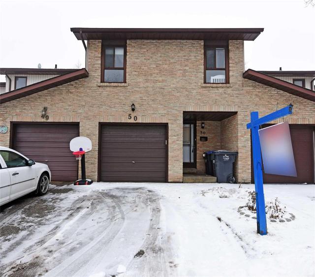 50 Foster Cres, Townhouse with 3 bedrooms, 2 bathrooms and 1 parking in Brampton ON | Image 1