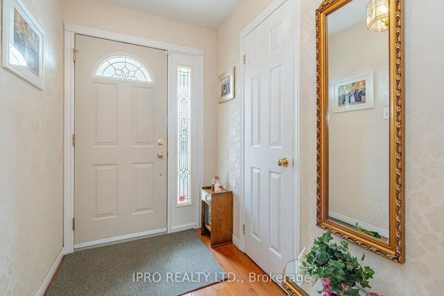 64 Linkdale Rd, House detached with 3 bedrooms, 2 bathrooms and 6 parking in Brampton ON | Image 23