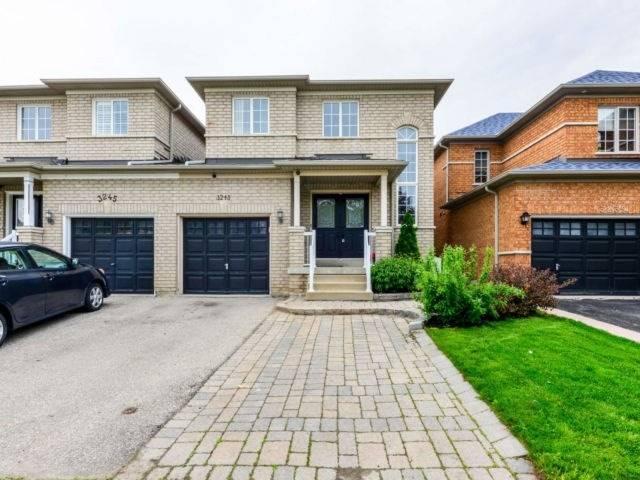 3243 Ridgeleigh Hts, House attached with 3 bedrooms, 4 bathrooms and 1 parking in Mississauga ON | Image 1