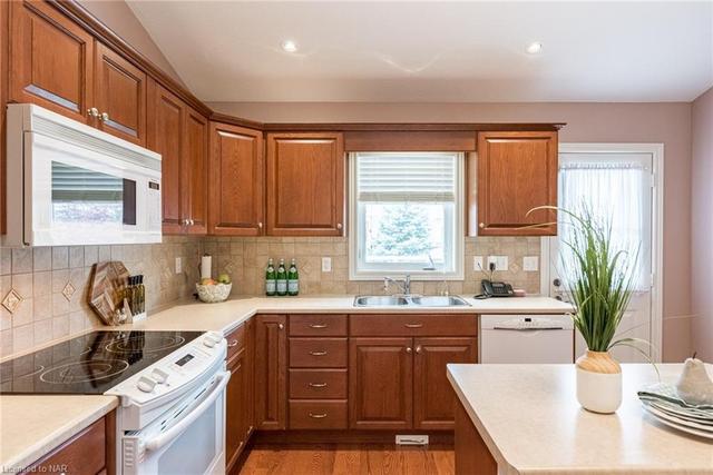 47 First Street Louth, House detached with 3 bedrooms, 2 bathrooms and 6 parking in St. Catharines ON | Image 19