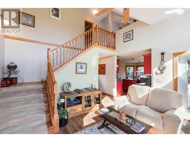 7331 Fintry Delta Road, House detached with 3 bedrooms, 2 bathrooms and 2 parking in Central Okanagan West BC | Image 12
