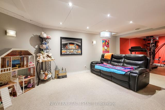 20 Pentland Rd S, House detached with 3 bedrooms, 4 bathrooms and 4 parking in Hamilton ON | Image 30