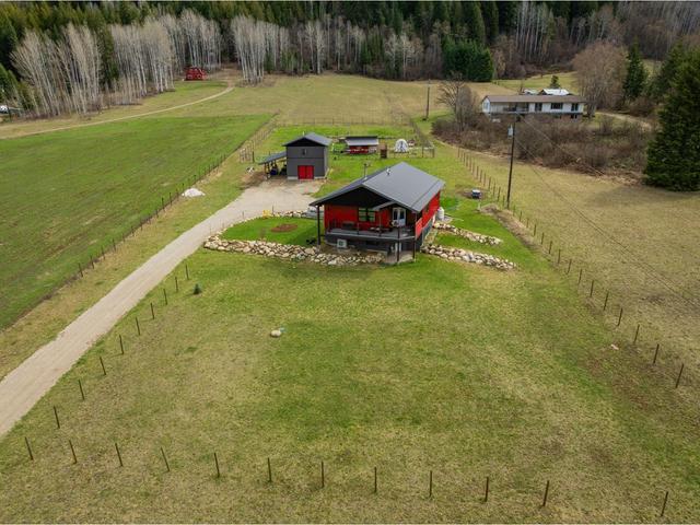2346 Upper Glade Road, House detached with 2 bedrooms, 3 bathrooms and 10 parking in Central Kootenay I BC | Image 53