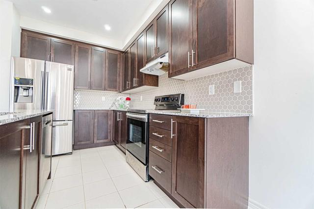 20 O'connor Cres, House detached with 5 bedrooms, 4 bathrooms and 4 parking in Brampton ON | Image 11
