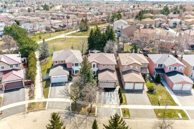 42 Newgreen Cres, House detached with 4 bedrooms, 4 bathrooms and 4 parking in Brampton ON | Image 1
