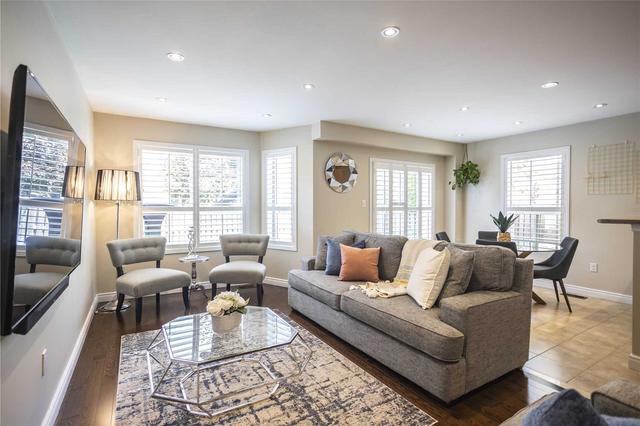 109 Win Timbers Cres, House semidetached with 3 bedrooms, 4 bathrooms and 3 parking in Whitchurch Stouffville ON | Image 5