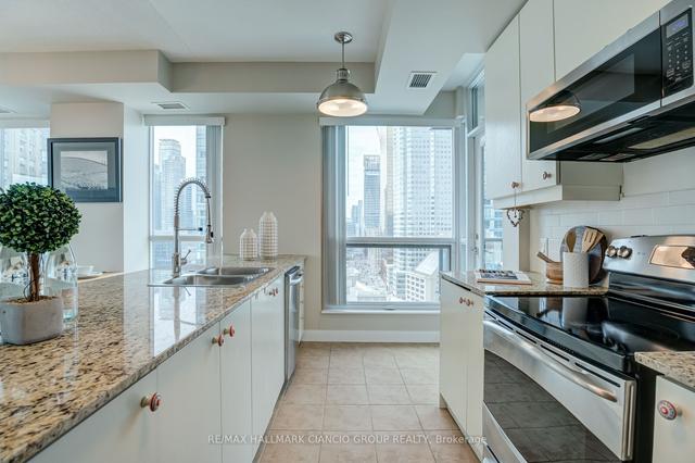 2104 - 1 Scott St, Condo with 2 bedrooms, 2 bathrooms and 1 parking in Toronto ON | Image 6