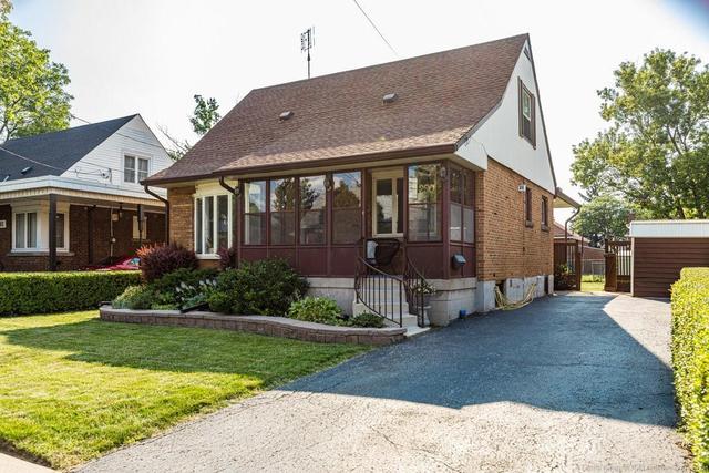 290 West 2nd Street, House detached with 3 bedrooms, 1 bathrooms and 3 parking in Hamilton ON | Image 3