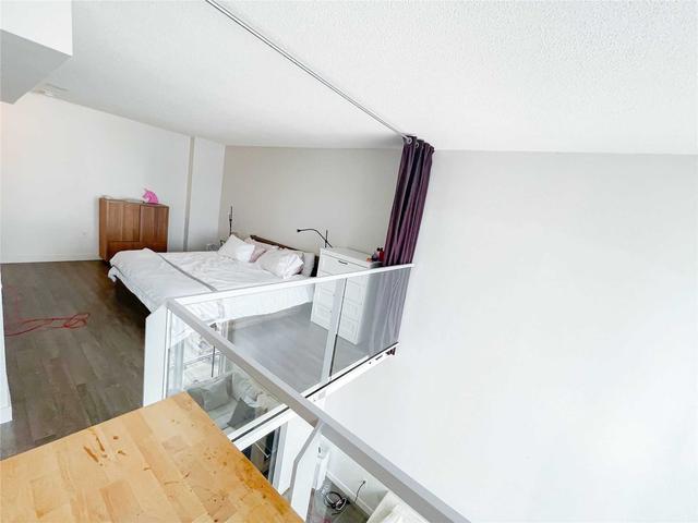 3208 - 15 Fort York Blvd, Condo with 2 bedrooms, 2 bathrooms and 1 parking in Toronto ON | Image 6
