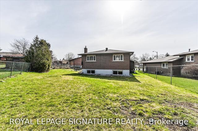25 Squirewood Rd, House detached with 4 bedrooms, 2 bathrooms and 6 parking in Toronto ON | Image 17