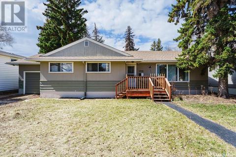 2206 Mckinnon Avenue S, House detached with 3 bedrooms, 2 bathrooms and null parking in Saskatoon SK | Card Image