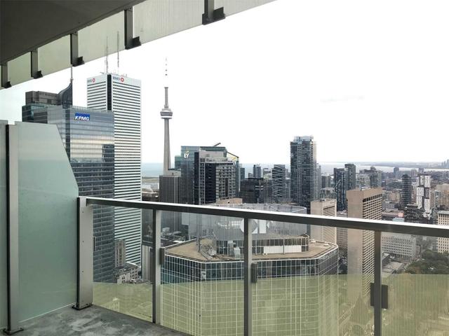 5011 - 197 Yonge St, Condo with 1 bedrooms, 1 bathrooms and null parking in Toronto ON | Image 4